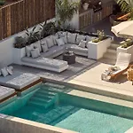 Oriana, Beachfront Villa