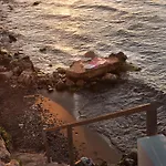 Oriana, Beachfront Argassi