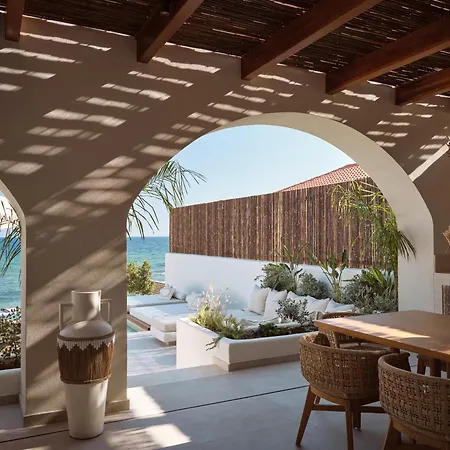 Oriana, Beachfront Willa *