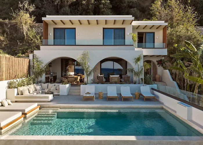 Willa Oriana, Beachfront Argassi