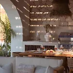 Vila Oriana, Beachfront