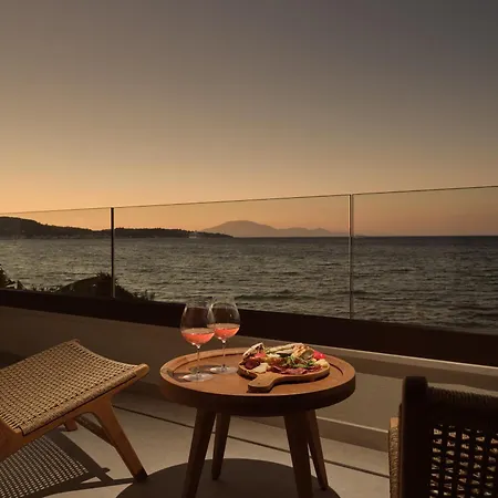 Oriana, Beachfront Villa, Few Steps From The Ionian Sea 别墅 阿凯松