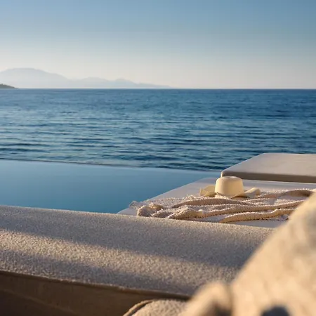 别墅 Oriana, Beachfront Villa, Few Steps From The Ionian Sea 阿凯松