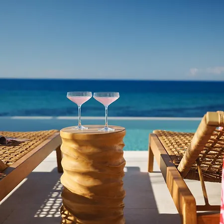 Oriana, Beachfront Villa, Few Steps From The Ionian Sea 别墅 阿凯松