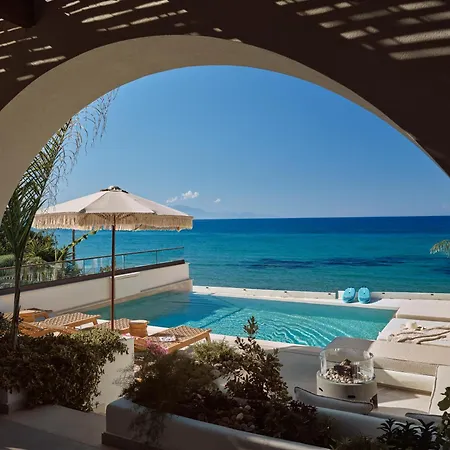 Oriana, Beachfront Villa, Few Steps From The Ionian Sea * 阿凯松